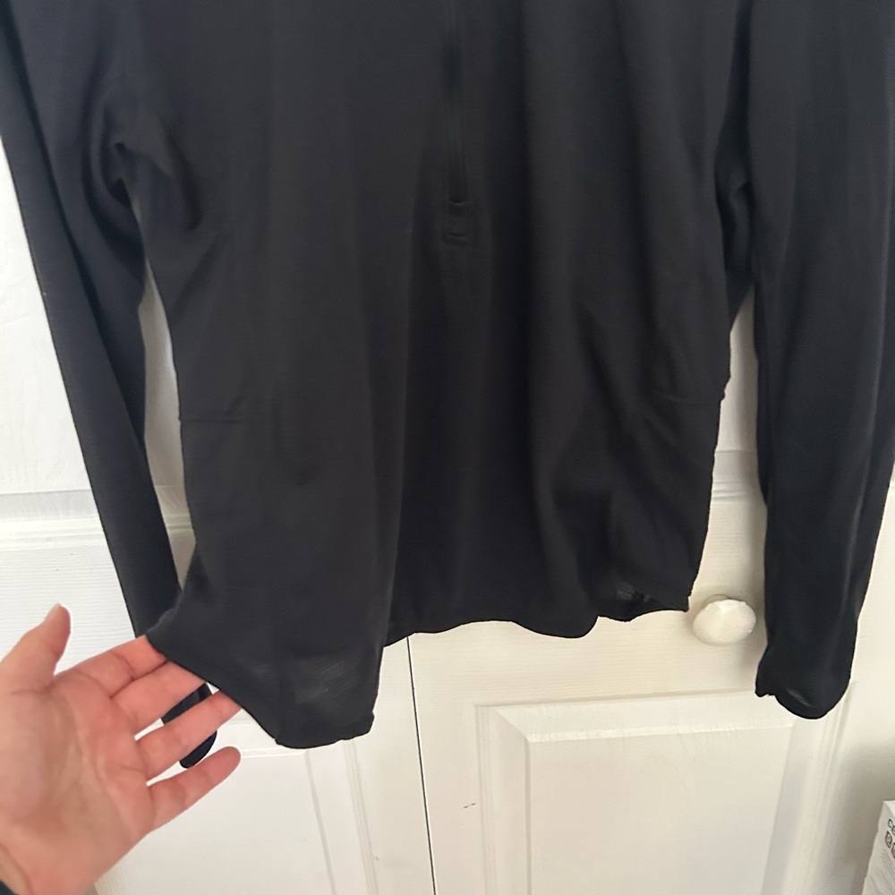 Under Armour Women’s 1/2 Zip small New no tags - Picture 2 of 7
